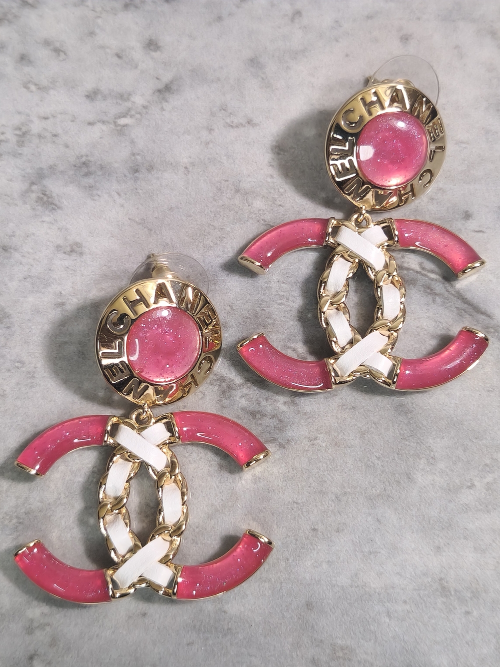 CHANEL Pink Enamel Interwoven Chain CC Drop Earrings✨️
